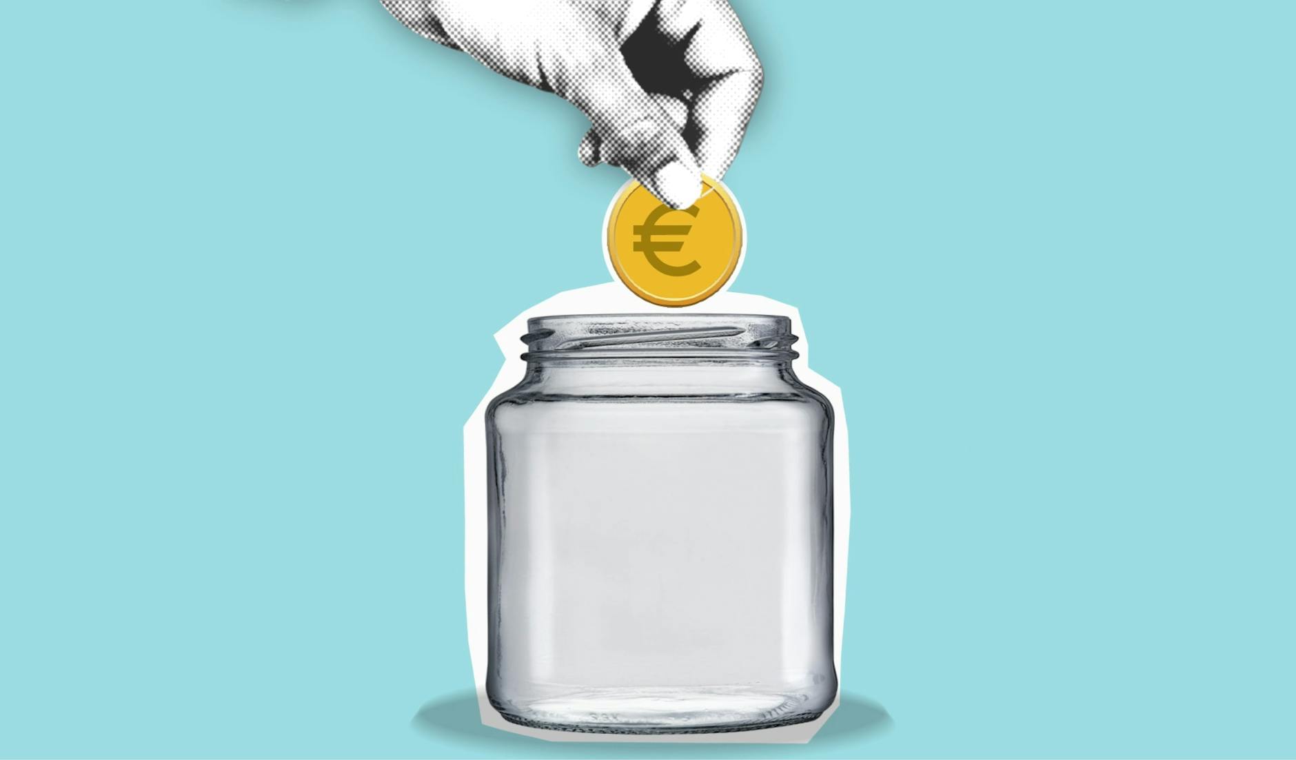 Person, Die Klares Glas Mit Gelbem Deckel Hält