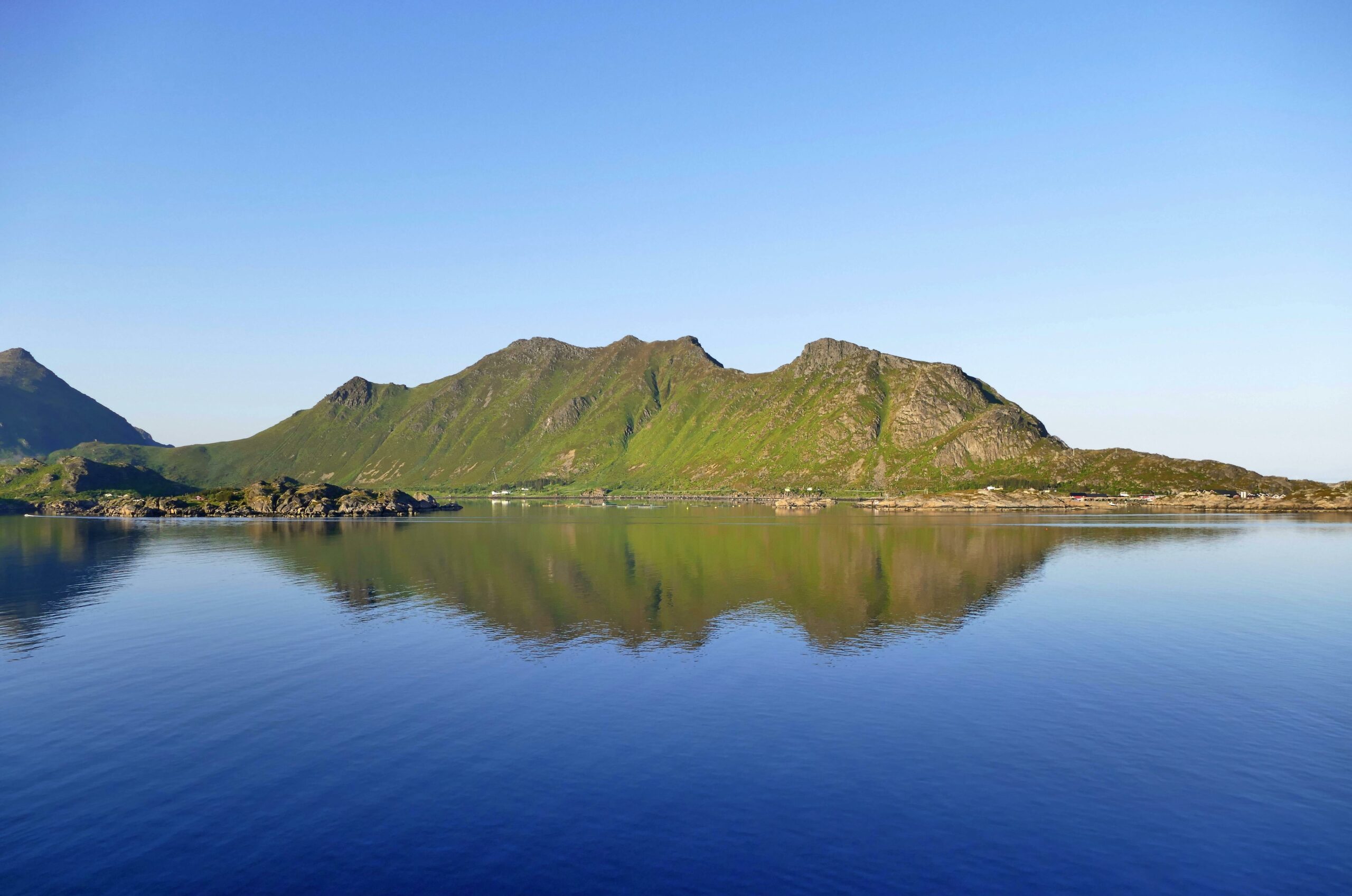 Kostenloses Stock Foto zu am meer, berg hintergrund, berge und meer